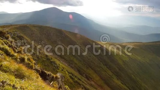 春天在山里流逝.视频