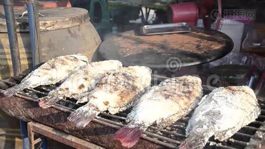 街头美食，烤鱼.视频