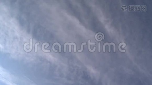 从云层下降的平面（11个中的3个）视频