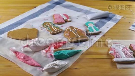 为圣诞节准备姜饼饼干的女人视频