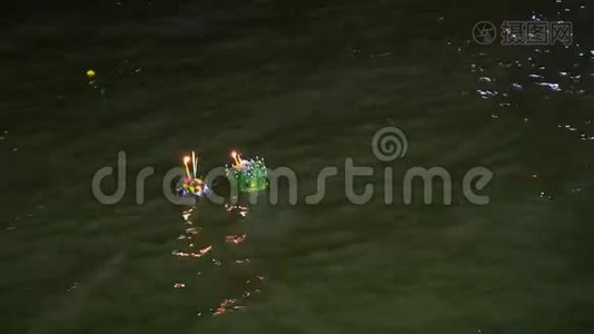 克拉通漂浮在洛伊克拉通河中，白天晚上的节日，4k25fps。视频