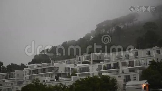 城市里的雨视频