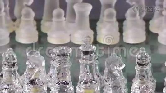 用玻璃做的象棋游戏视频