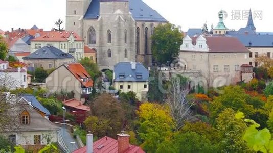 捷克共和国Kutna Hora的建筑和交通视频