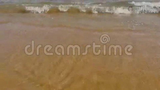 海，沙滩上的海浪视频