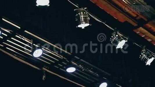 剧院天花板音乐会灯光照明视频