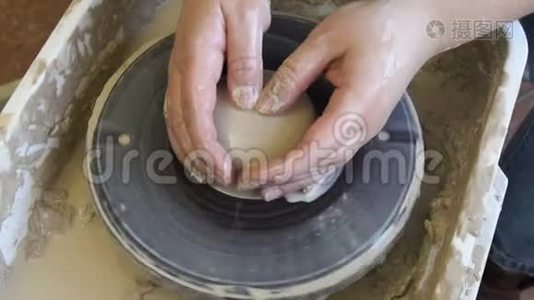 传统艺术陶工陶工陶工陶工泥视频