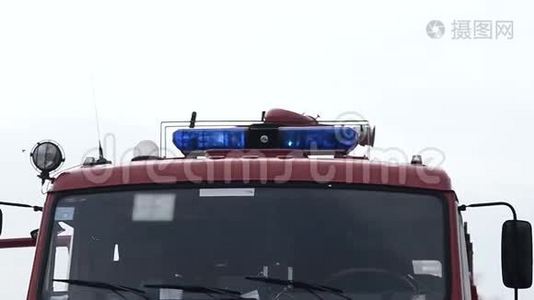 消防车警笛上的蓝灯视频