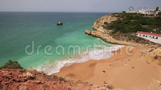 葡萄牙、欧洲阿尔加维地区的普拉亚·德贝纳吉景观视频