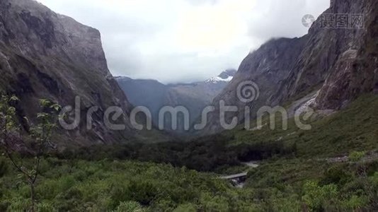 新西兰青山公路景观全景。视频