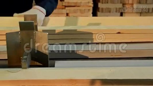 木工和家具厂木材和木材加工线视频