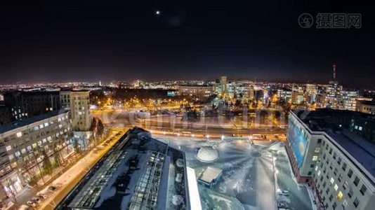 哈尔科夫市从上面经过夜间时间。 乌克兰。视频