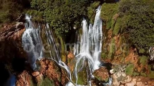 鸟瞰克拉维卡瀑布，波斯尼亚和黑塞哥维那。视频