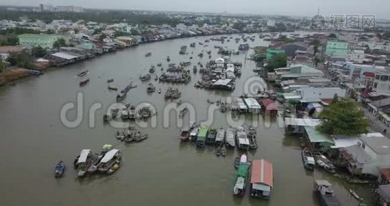 越南灿陀彩铃浮动市场全景交通图视频