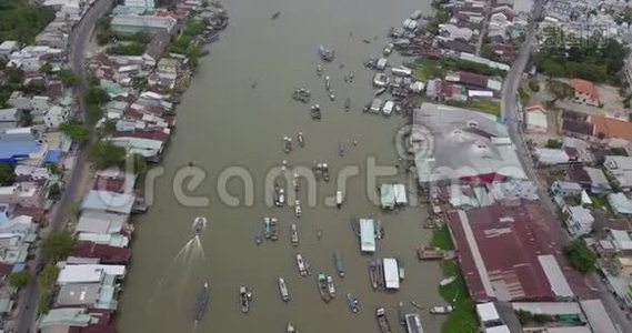 越南灿陀彩铃浮动市场全景交通图视频