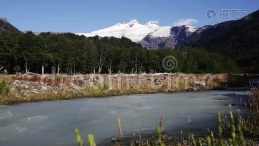 特隆纳多山和Alerce和Castano Overa冰川视频