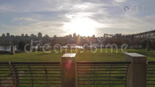 黄金时间-乔治·温伯恩公园的宁静景色视频