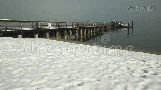 温哥华英格兰湾冬季雪码头视频