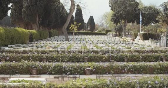 以色列军队墓地里的坟墓视频