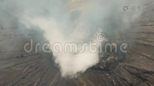 有火山口的活火山。 Gunung Bromo，Jawa，印度尼西亚。视频