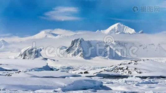 南极洲自然。 白雪覆盖的山脉视频