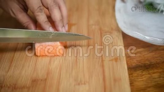 亚洲厨师切片日本食物刺鱼视频