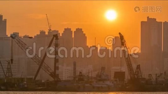 香港日落，从九龙湾市中心往下看视频