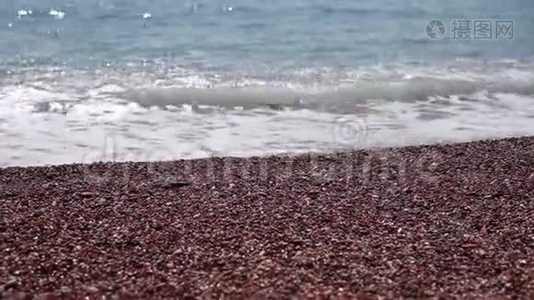 海滩上的卵石。 海岸的纹理。 亚得里亚海视频