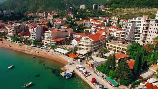 定居点Rafailovici，Budva Riviera，黑山。 它的海岸视频