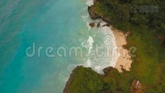 鸟瞰美丽的热带岛屿和沙滩。 菲律宾长滩岛。视频