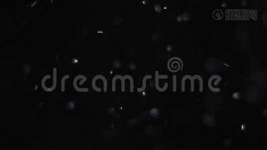 尘埃云孤立的黑色背景气泡视频