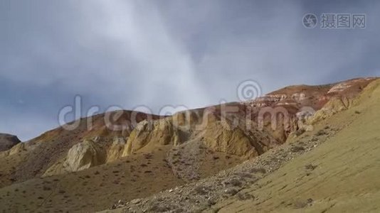 西伯利亚Alyai地区山区的火星景观。视频