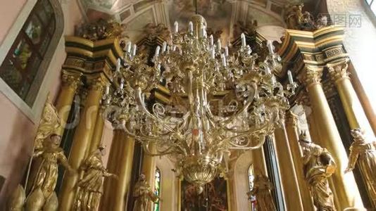 利沃夫伯纳丁教堂的祭坛。视频