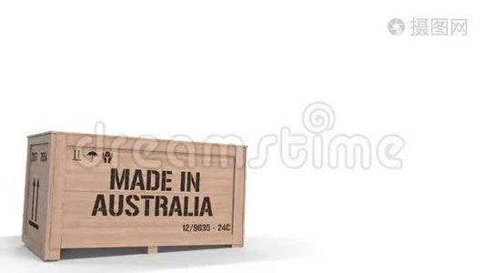 木箱，印有印有澳大利亚文字的白色背景。 澳大利亚工业生产相关3D视频