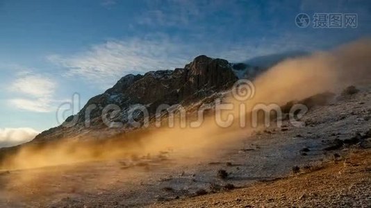 雾降山坡.视频