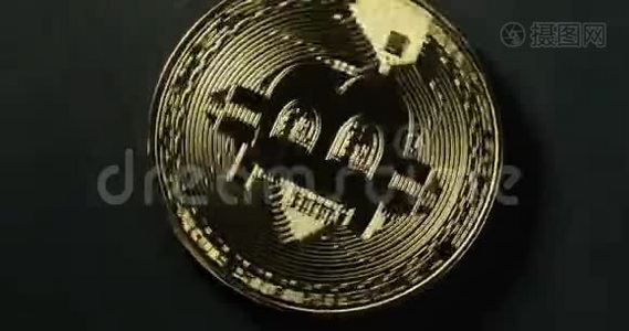 加密货币黄金比特币-BTC-比特币。 宏观镜头密码货币比特币硬币旋转。视频