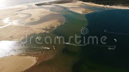 海洋空中附近拉古纳的风筝视频