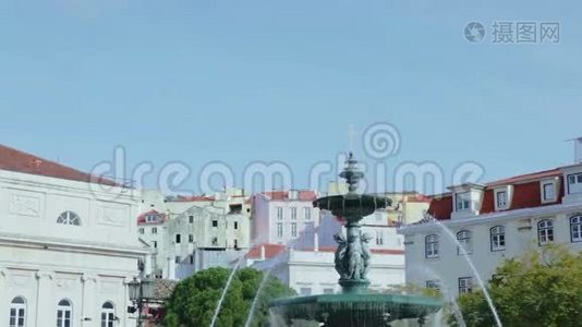 里斯本市中心罗索广场的巴洛克式喷泉视频