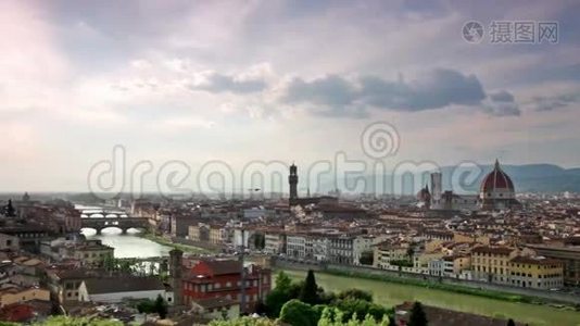 在戏剧性的天空下佛罗伦萨美丽的景色视频