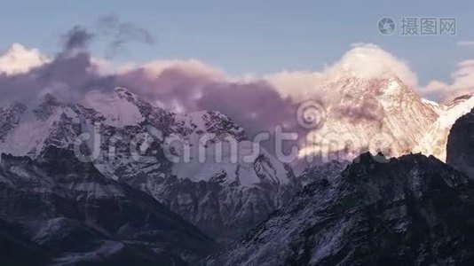 珠穆朗玛峰峰云日落喜马拉雅山脉时间流逝视频