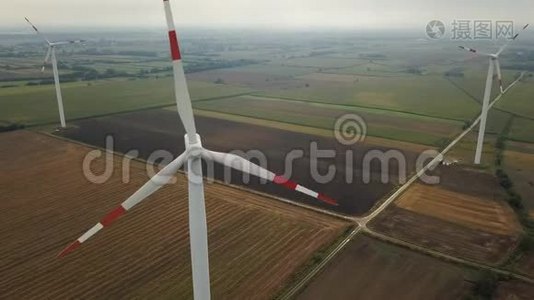 波兰风力发电机组鸟瞰图视频