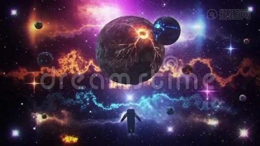 带有星云的科幻空间行星&宇航员回路运动背景视频