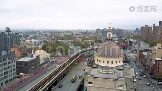 空中无人机射击威廉斯堡地区，纽约市。 街道和十字路口。 纽约，美国。视频