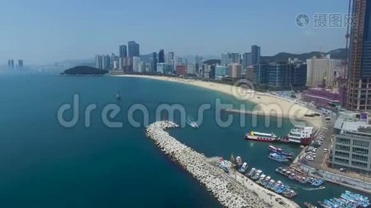 从韩国釜山米波港俯瞰海恩达海滩。视频