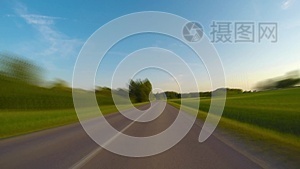 在农村公路上旅行，时间流逝视频