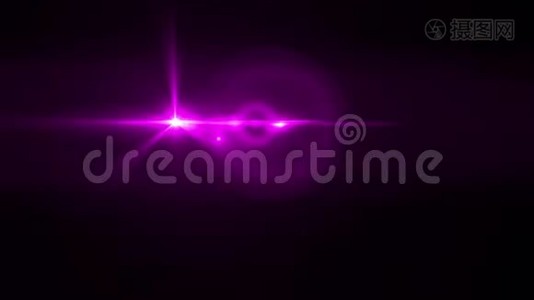 紫色数码透镜耀斑，黑色背景，用于纹理和材料视频