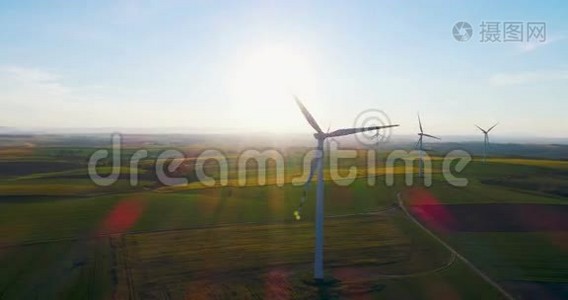 更新能源-风力涡轮机农场。视频