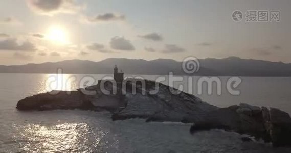 地中海岩灯塔晨航景视频
