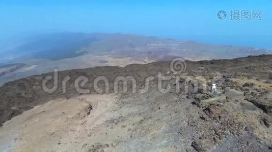 西班牙加那利岛特内里费泰德火山景观的空中镜头。视频