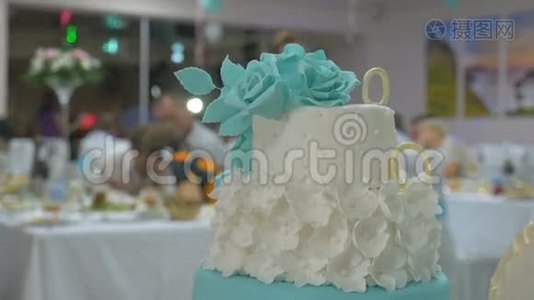 美丽的视频婚礼蛋糕是餐厅视频